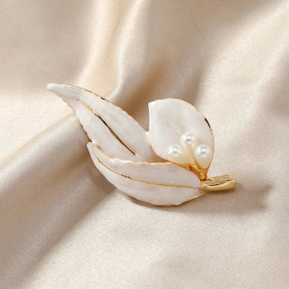 Elegant Flower Alloy Enamel Plating Inlay Artificial Pearls Women'S Brooches