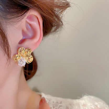 Elegant Flower Alloy Inlay Artificial Diamond Women's Ear Studs