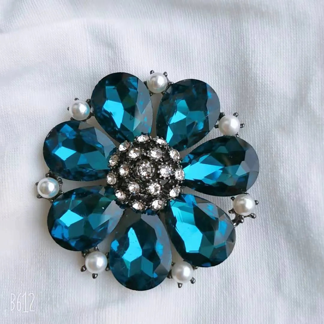 Elegant Flower Alloy Zircon Women'S Brooches