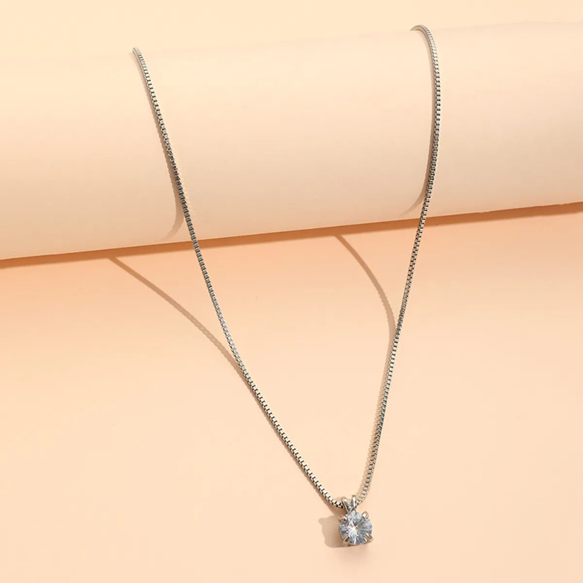 Elegant Geometric Alloy Inlay Rhinestones Women's Pendant Necklace