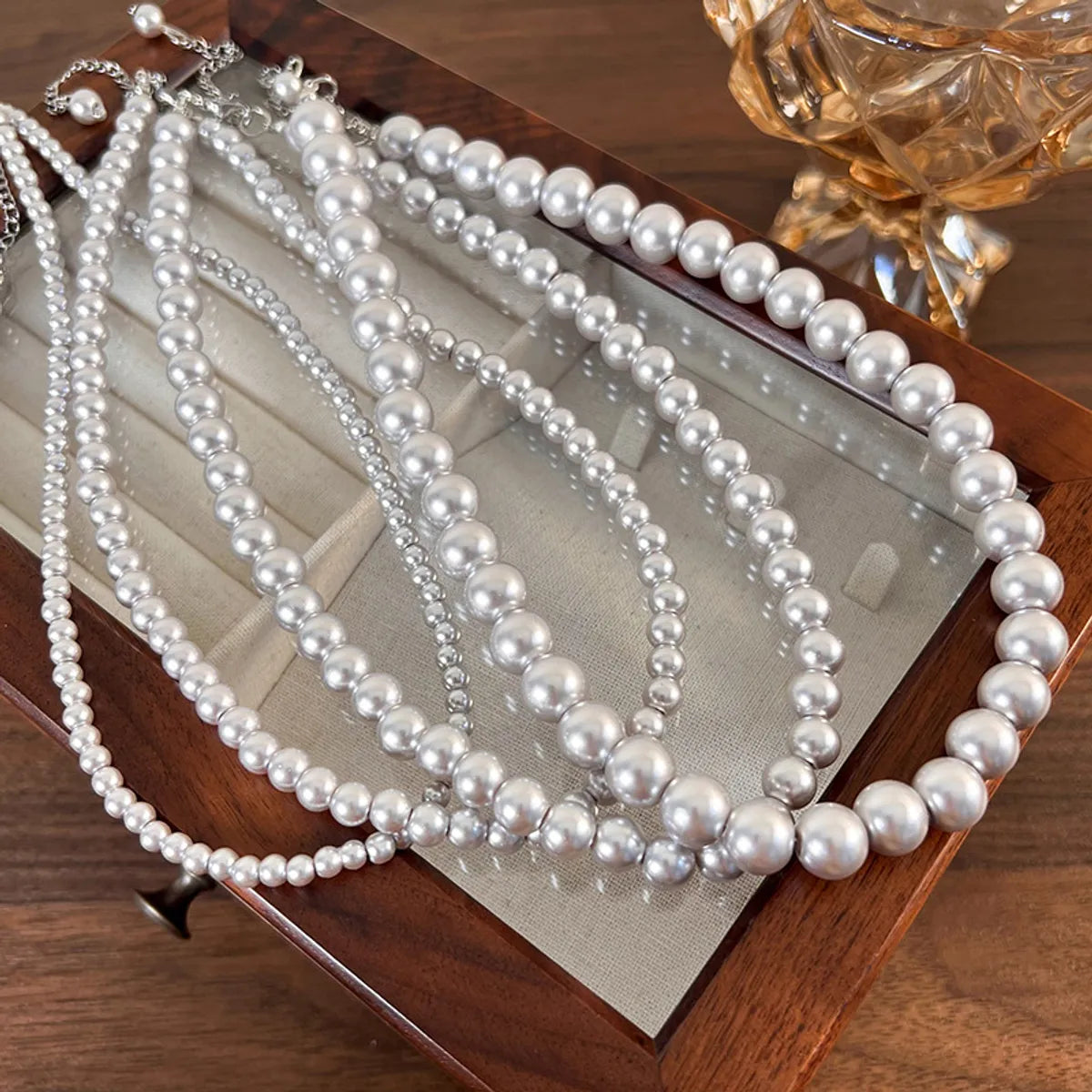 Elegant Geometric Artificial Pearl Alloy Beaded White Gold Plated Women'S Necklace