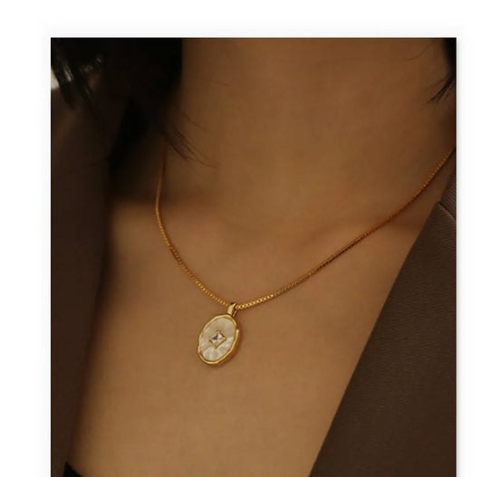 Elegant Geometric Copper Plating Shell Zircon Pendant Necklace