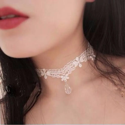 Elegant Geometric Lace Inlay Crystal Pearl Choker