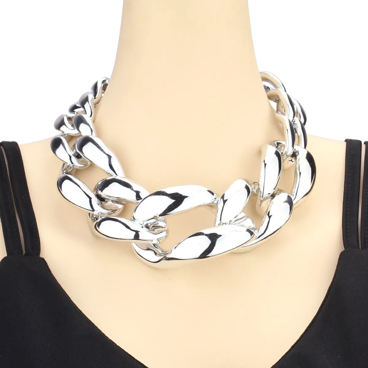 Elegant Geometric Solid Color Alloy Wholesale Necklace