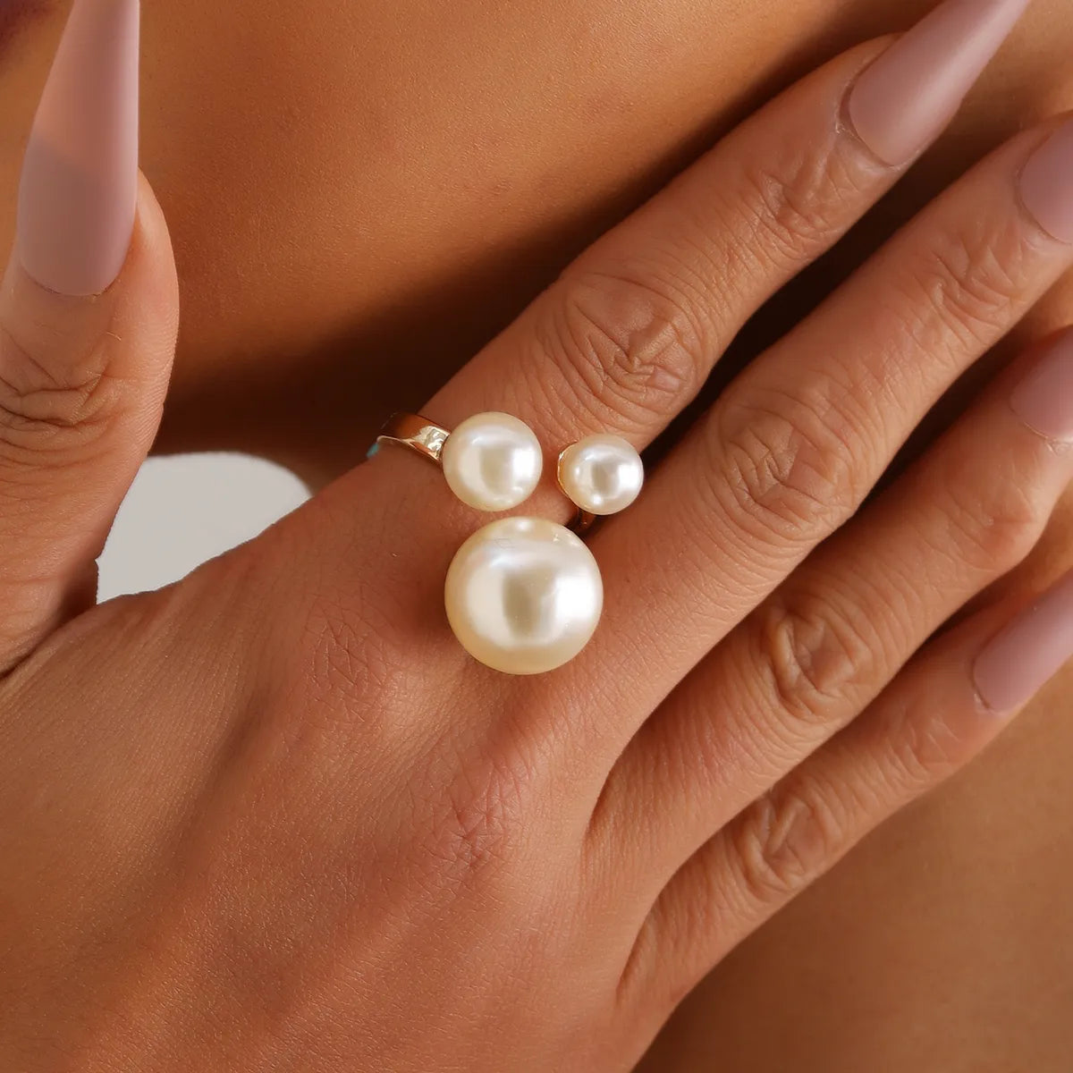 Elegant Geometric Solid Color Imitation Pearl Alloy Women'S Open Rings