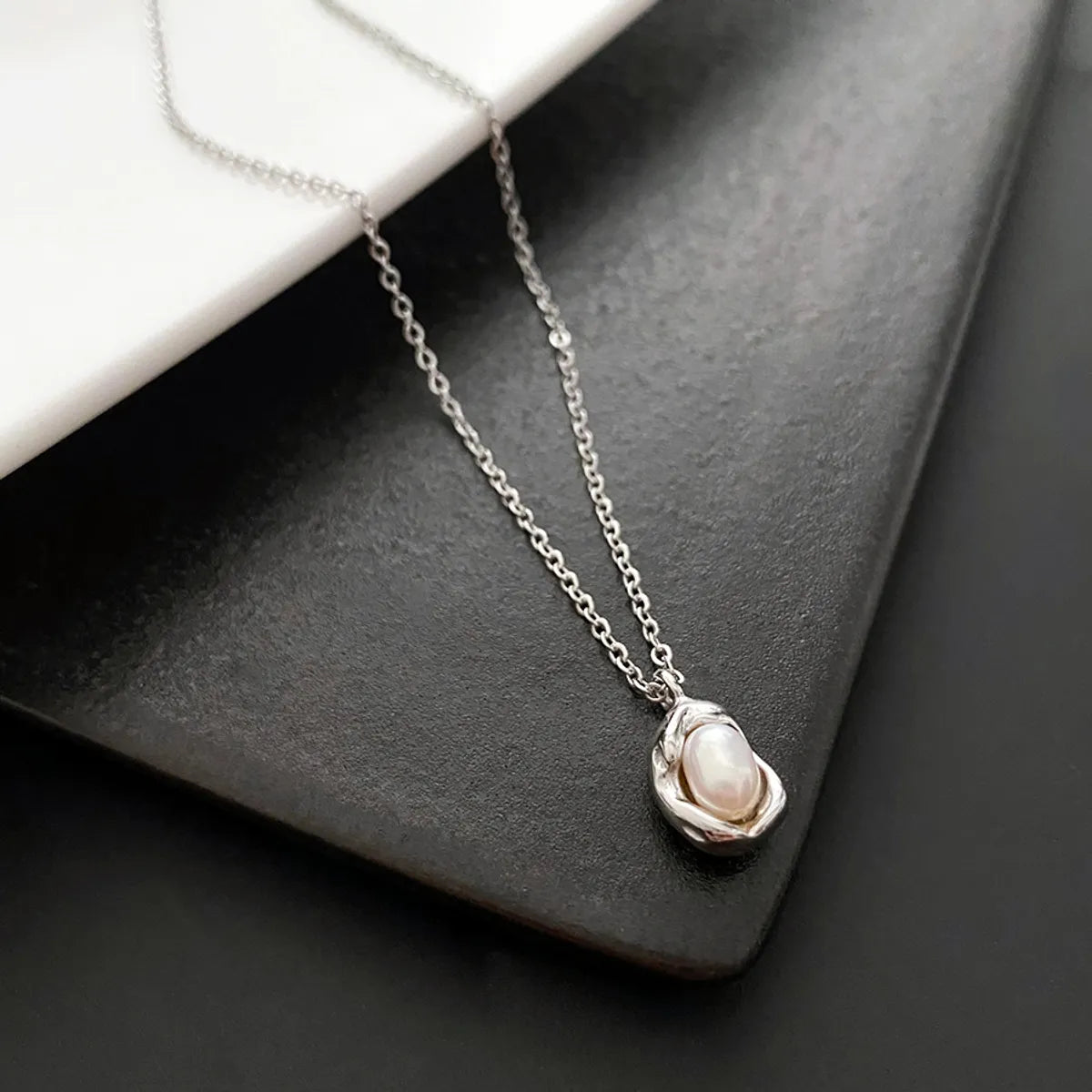 Elegant Geometric Titanium Steel Plating Pearl Necklaces