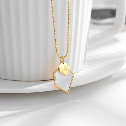 Elegant Geometric Titanium Steel Plating Inlay Shell 18k Gold Plated Pendant Necklace