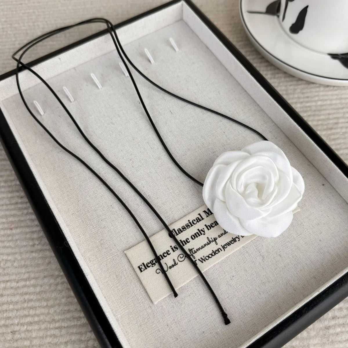 Elegant Glam Flower Cloth Women's Choker