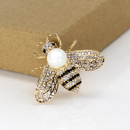 Elegant Glam Geometric Alloy Plating Inlay Artificial Pearls Rhinestones Shell Women'S Brooches