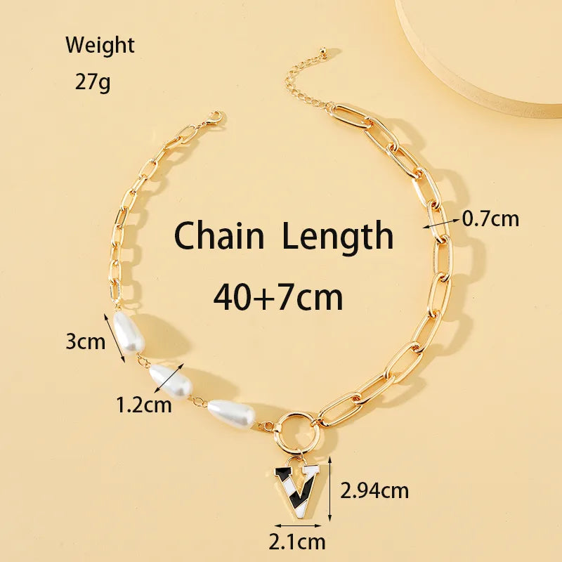 Elegant Glam Geometric Letter Imitation Pearl Ferroalloy Zinc Alloy Plating 14k Gold Plated Women'S Necklace