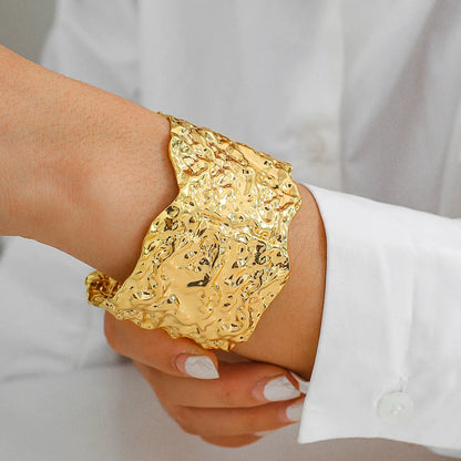 Elegant Glam Luxurious Solid Color Gold Plated Iron Wholesale Bangle