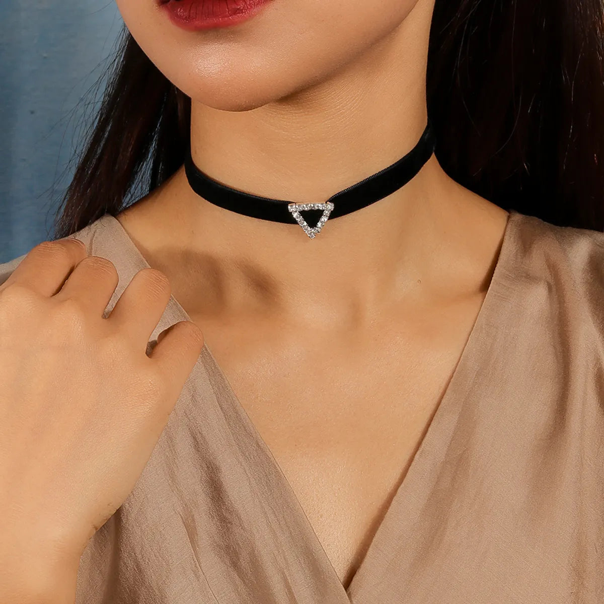 Elegant Glam Solid Color Velvet Zinc Alloy Inlay Rhinestones Women's Choker