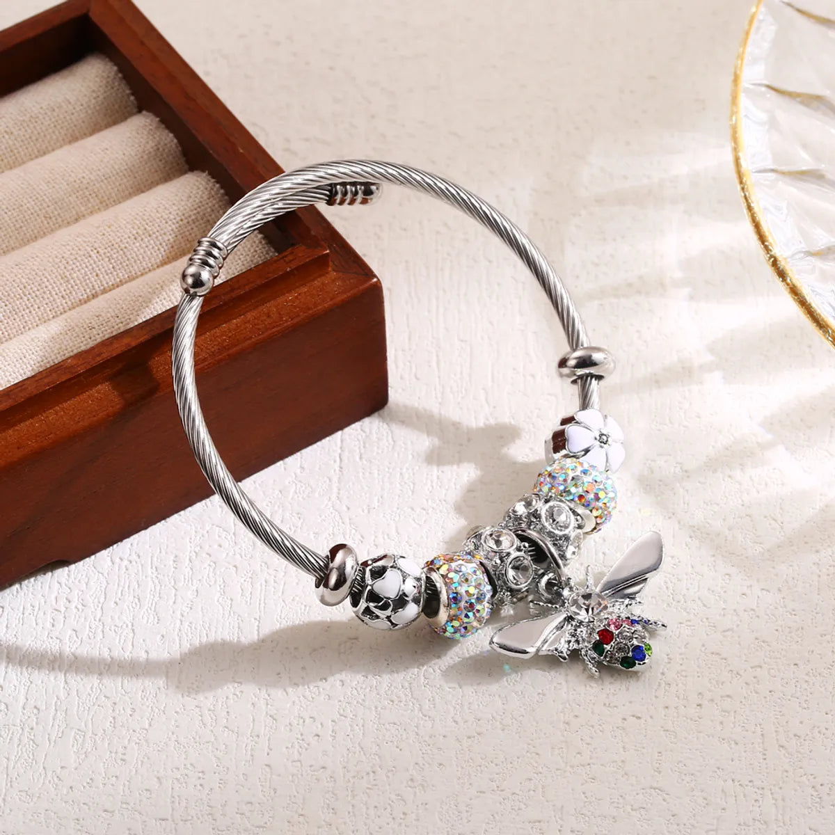 Elegant Heart Shape Bee Key Stainless Steel Alloy Beaded Inlay Rhinestones Women's Bangle