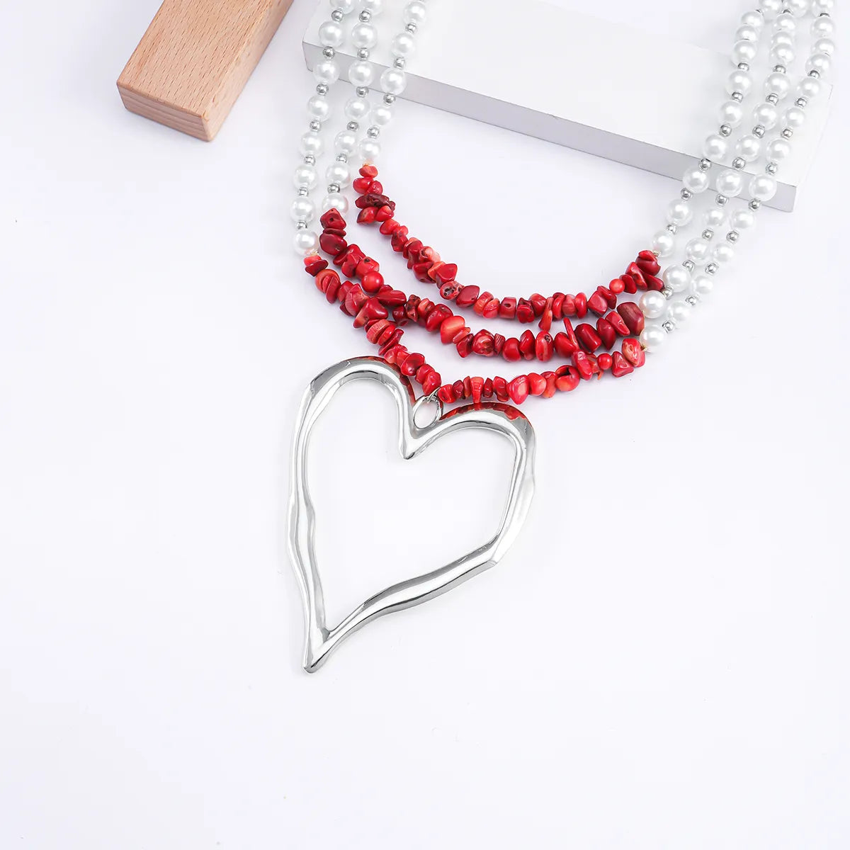 Elegant Heart Shape Imitation Pearl Beaded Gold Plated Silver Plated Women's Pendant Necklace