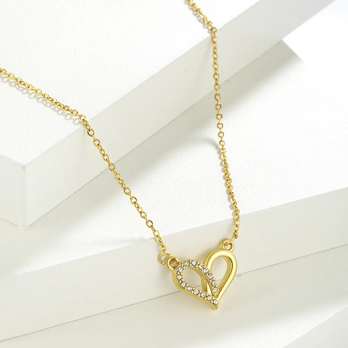 Elegant Heart Shape Solid Color Stainless Steel Plating Inlay Artificial Diamond 18k Gold Plated Pendant Necklace