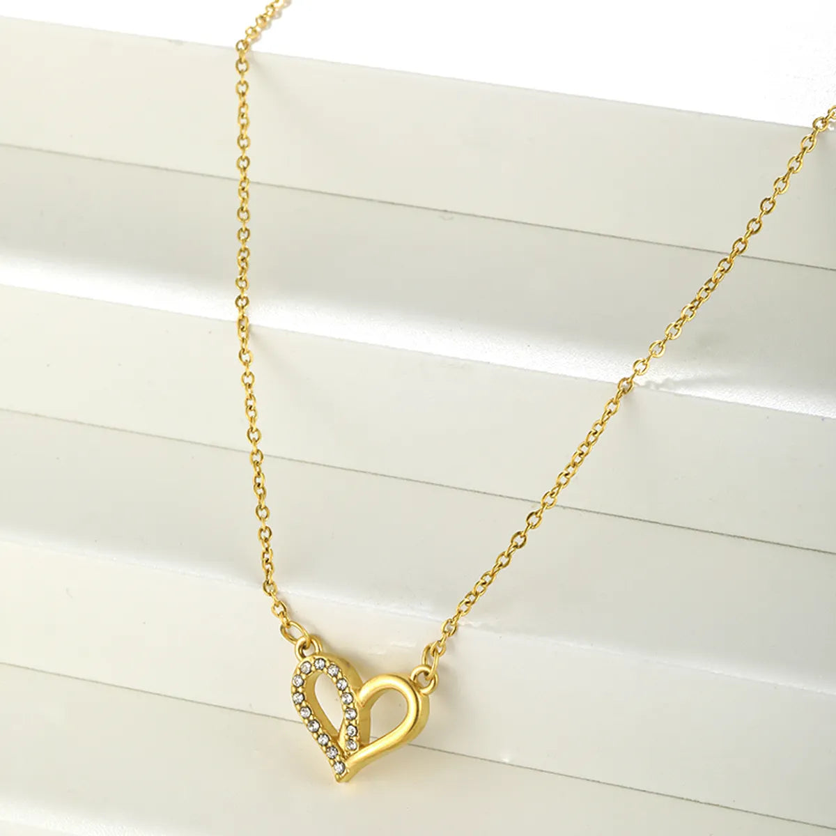 Elegant Heart Shape Solid Color Stainless Steel Plating Inlay Artificial Diamond 18k Gold Plated Pendant Necklace