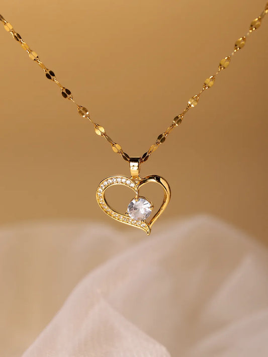 Wholesale Jewelry Elegant Heart Shape Stainless Steel Zircon Hollow Out Pendant Necklace