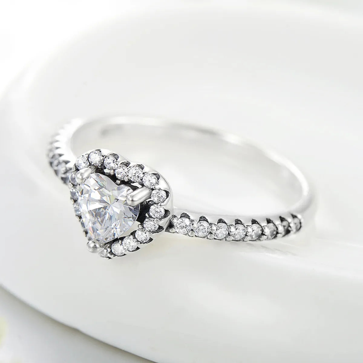 Elegant Heart Shape Sterling Silver Plating Inlay Zircon Rings