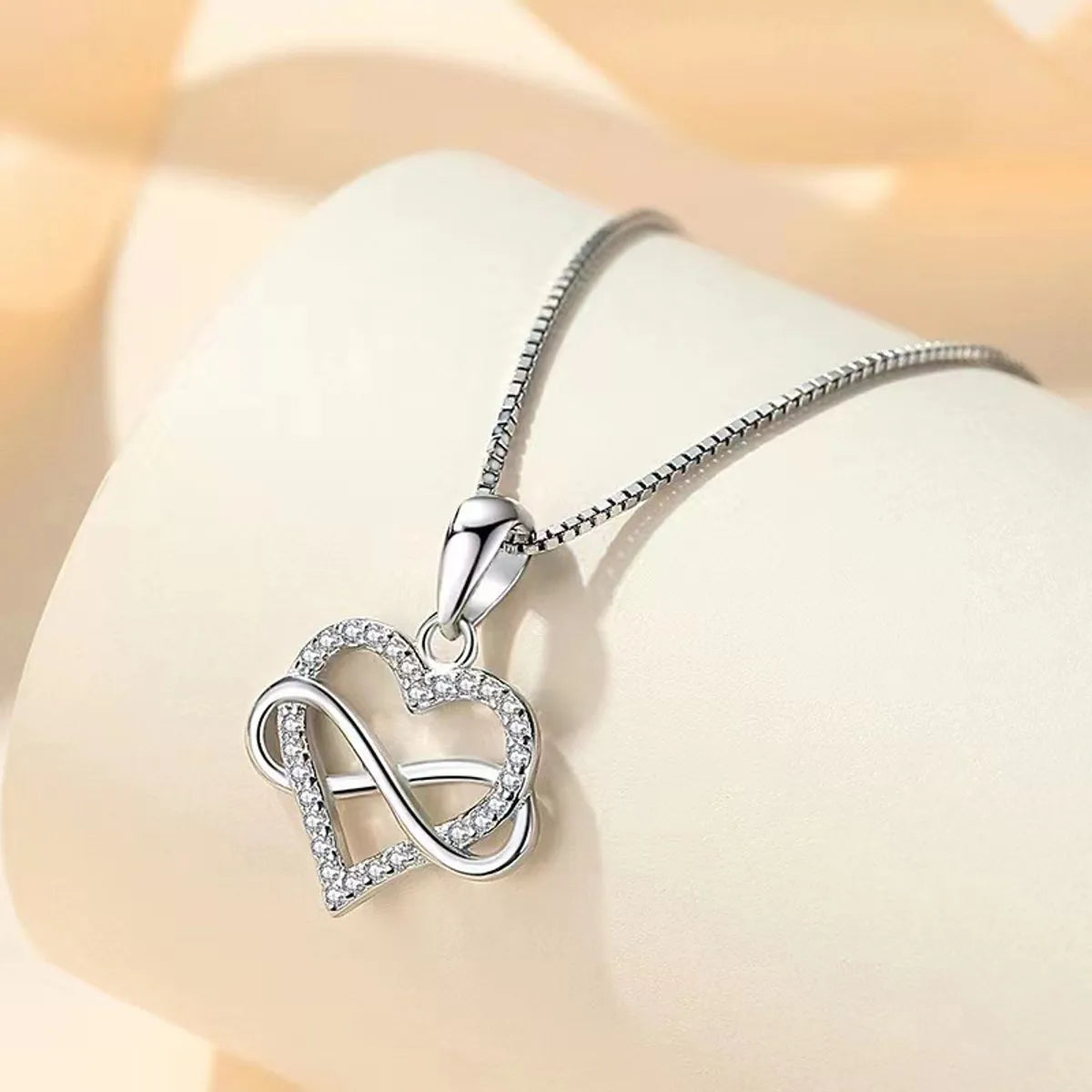 Elegant Heart Shape Sterling Silver Zircon Pendant Necklace In Bulk