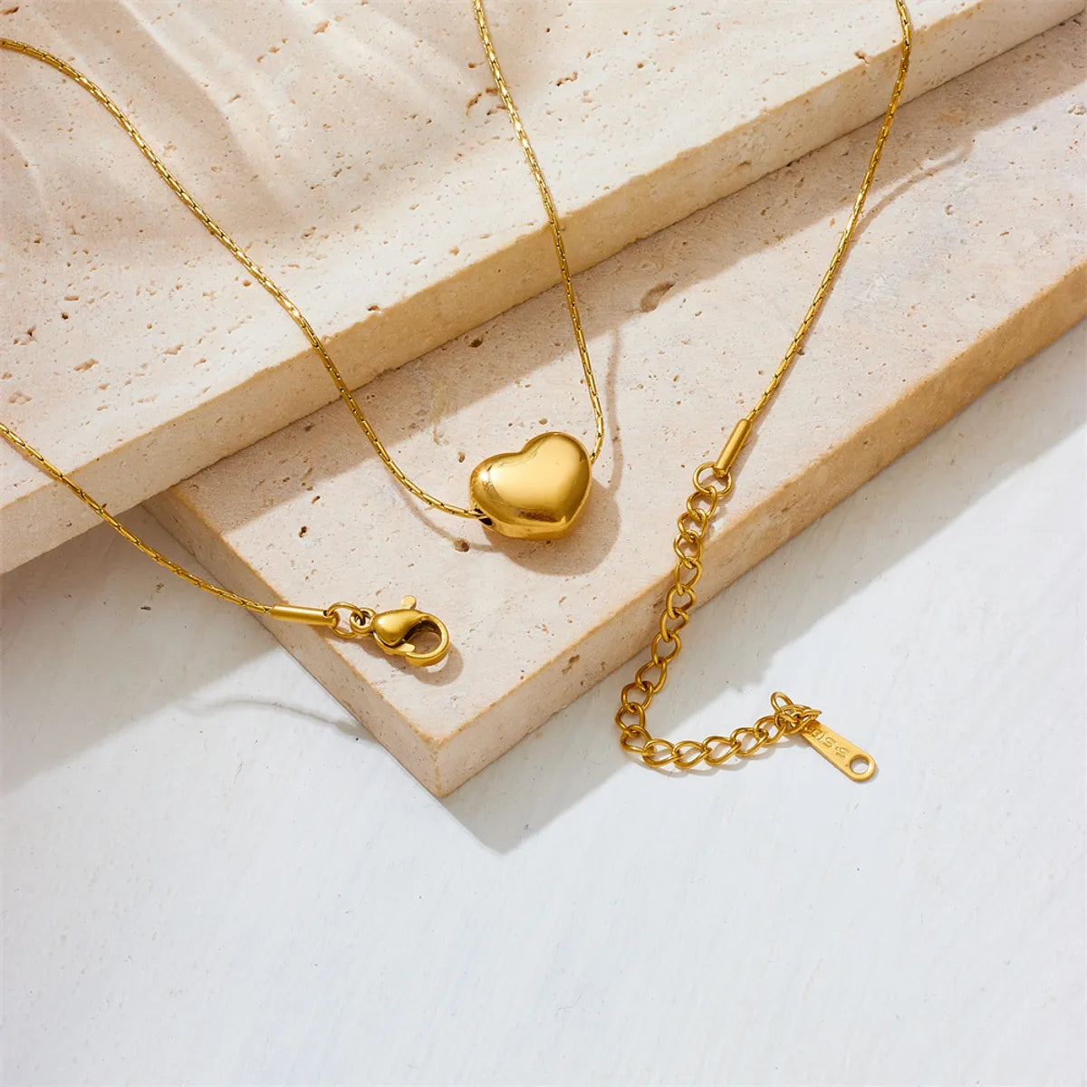 Elegant Heart Shape Titanium Steel Plating Pendant Necklace