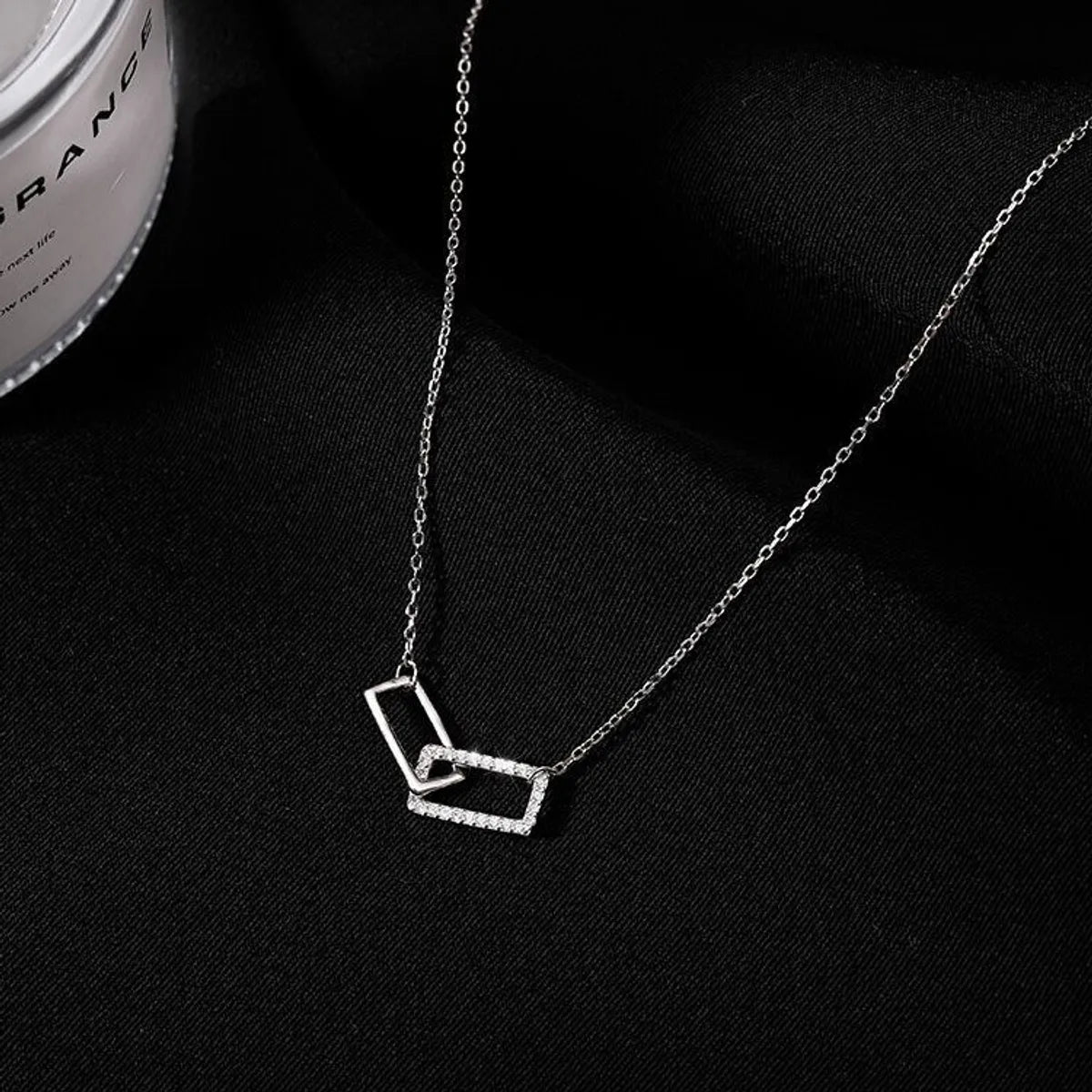 Elegant Lady Geometric Alloy Inlay Rhinestones Women's Pendant Necklace