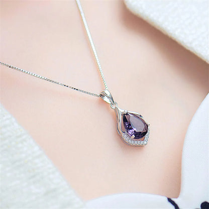 Elegant Lady Geometric Alloy Iron Plating Inlay Rhinestones White Gold Plated Women's Pendant Necklace