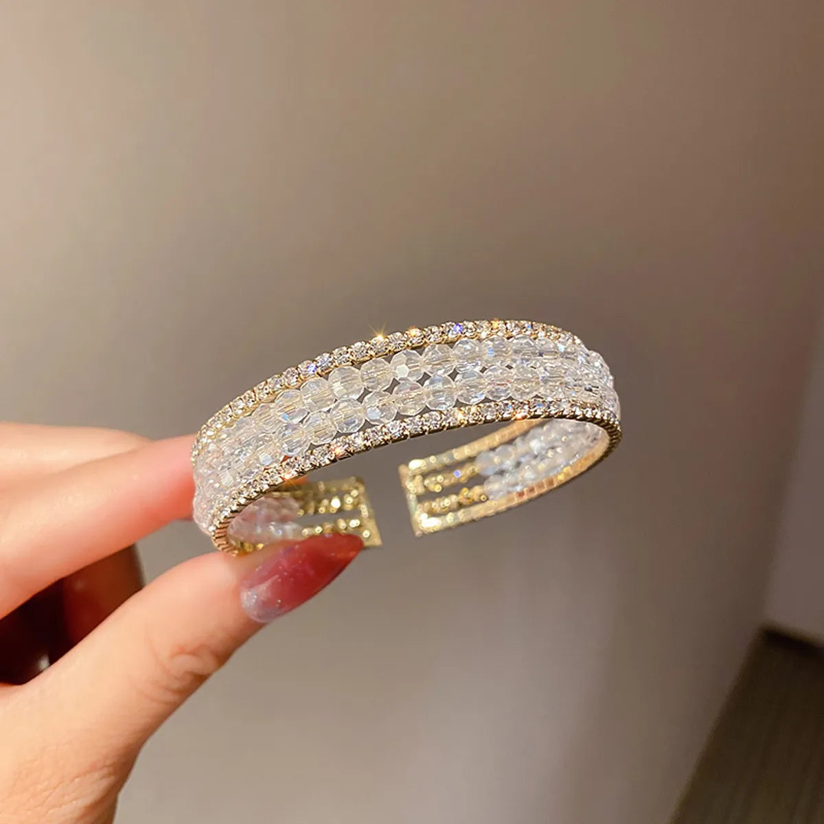 Elegant Lady Geometric Copper Inlay Zircon Bangle