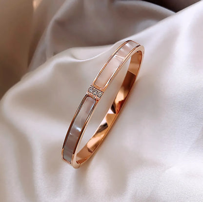 Elegant Lady Geometric Copper Inlay Zircon Bangle