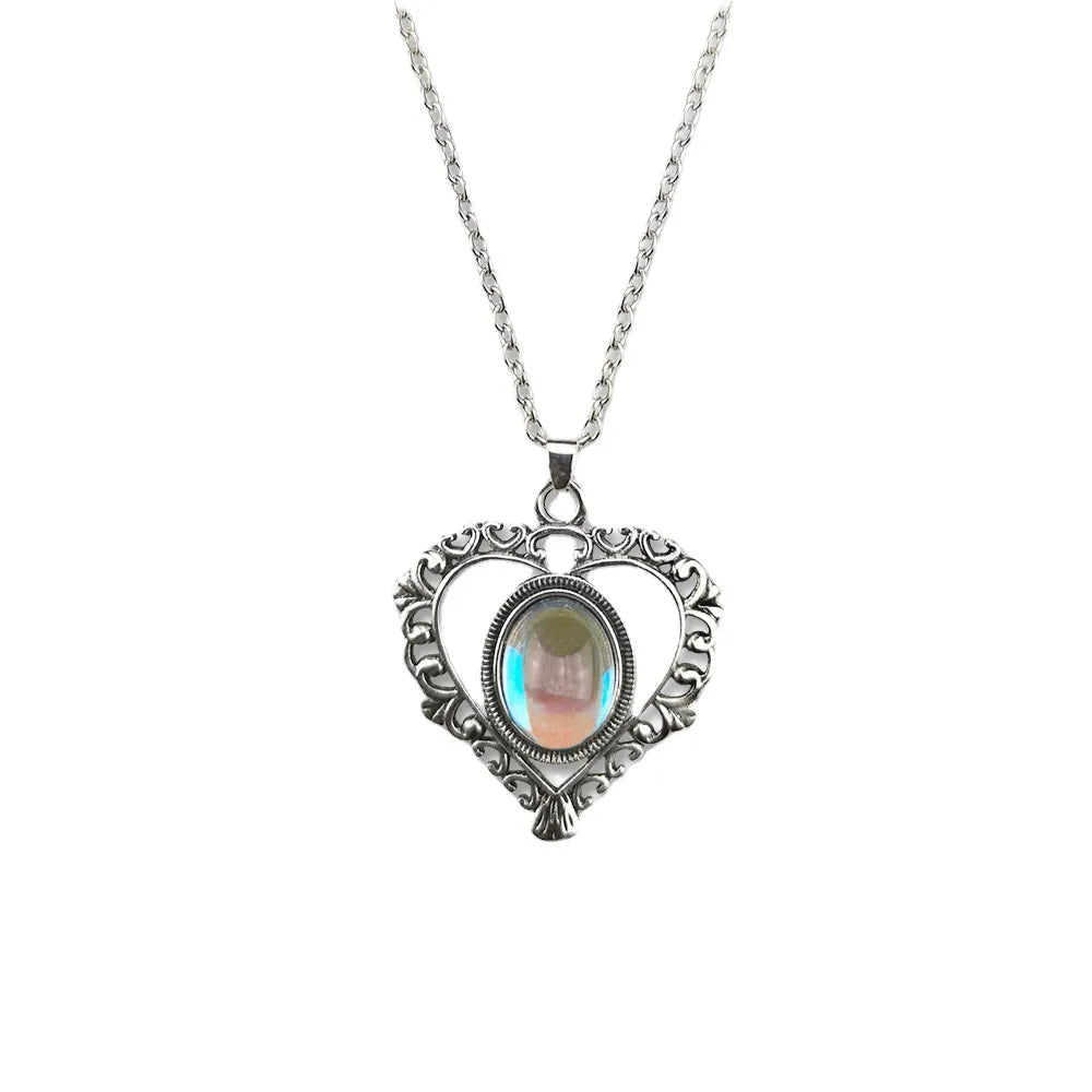 Elegant Lady Heart Shape Alloy Inlay Artificial Gemstones Silver Plated Women'S Pendant Necklace