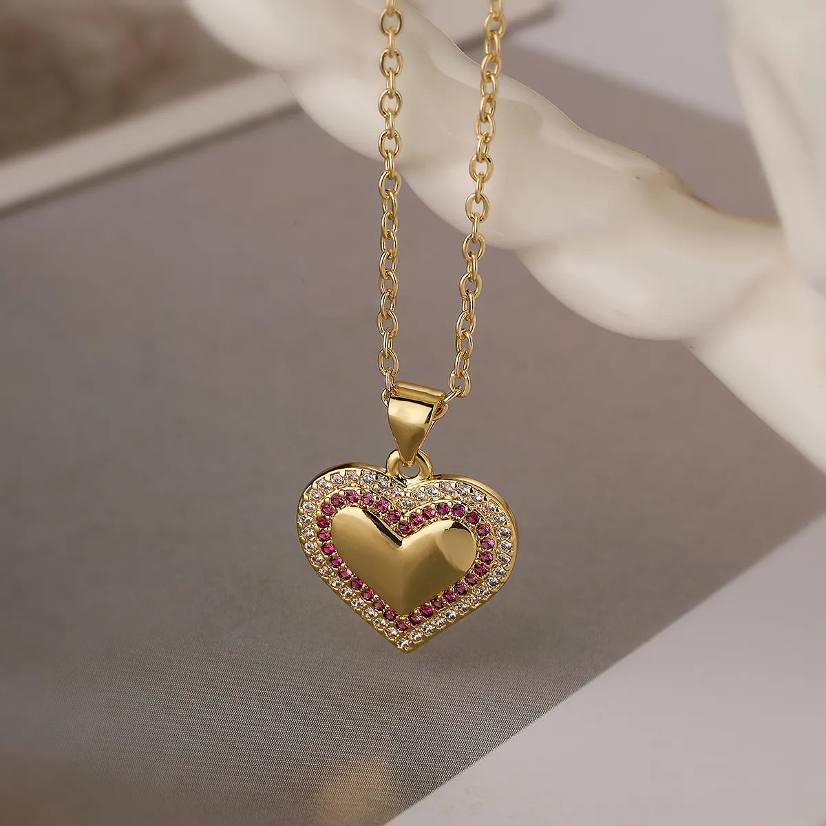 Elegant Lady Heart Shape Copper Plating Inlay Zircon 18k Gold Plated Pendant Necklace