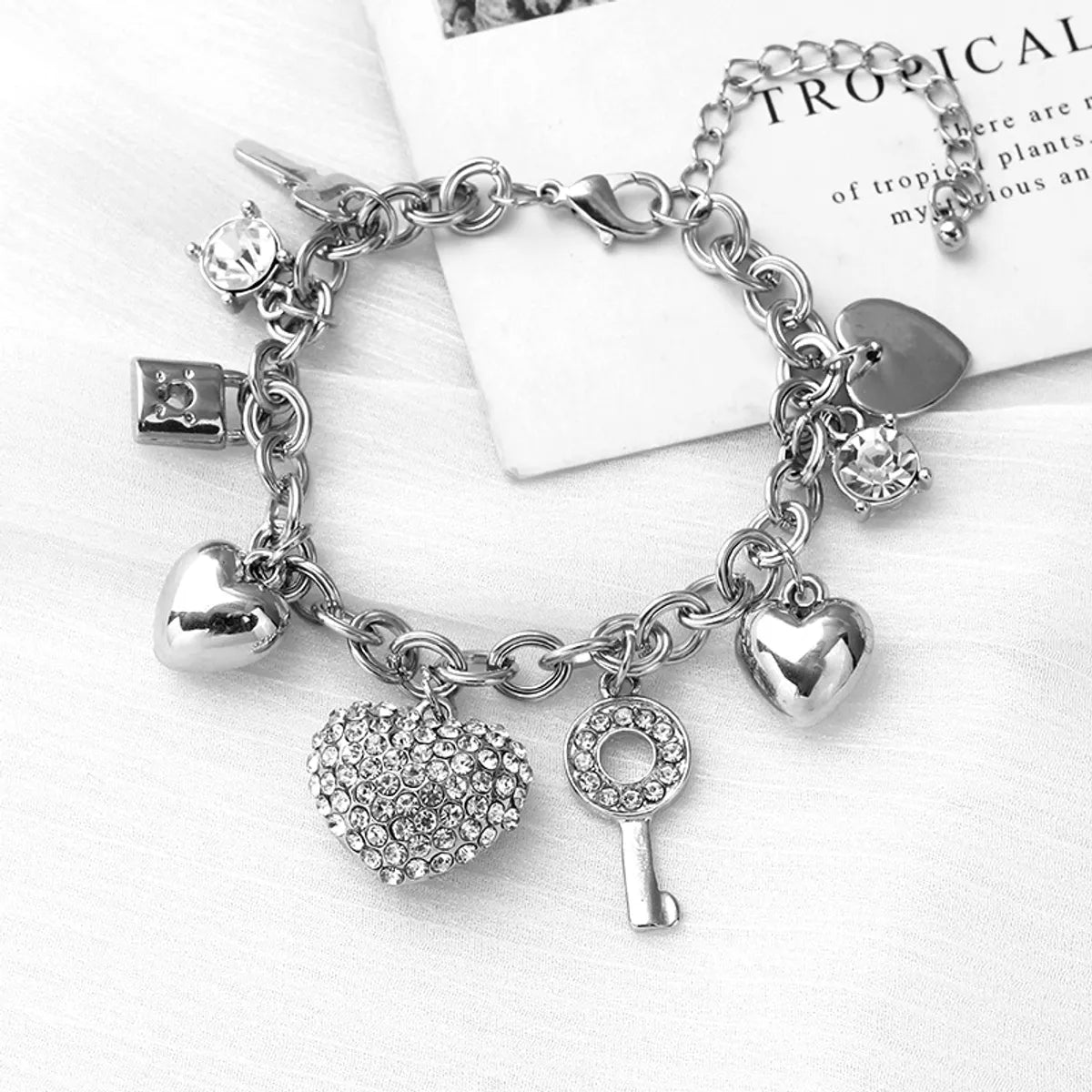 Elegant Lady Heart Shape Key Lock Alloy Plating Inlay Rhinestones Women's Bracelets