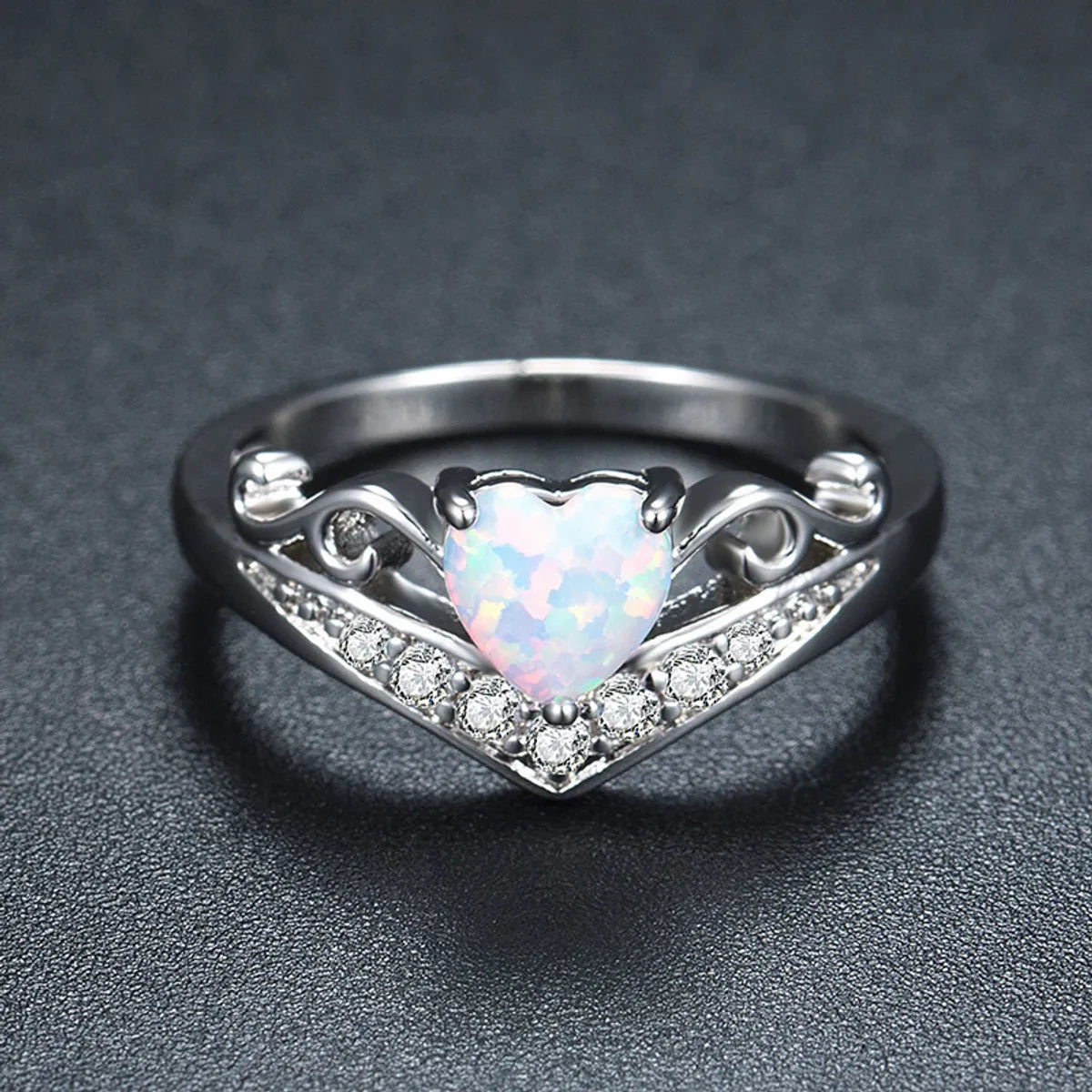 Elegant Lady Heart Shape Alloy Inlay Artificial Gemstones Silver Plated Women'S Rings