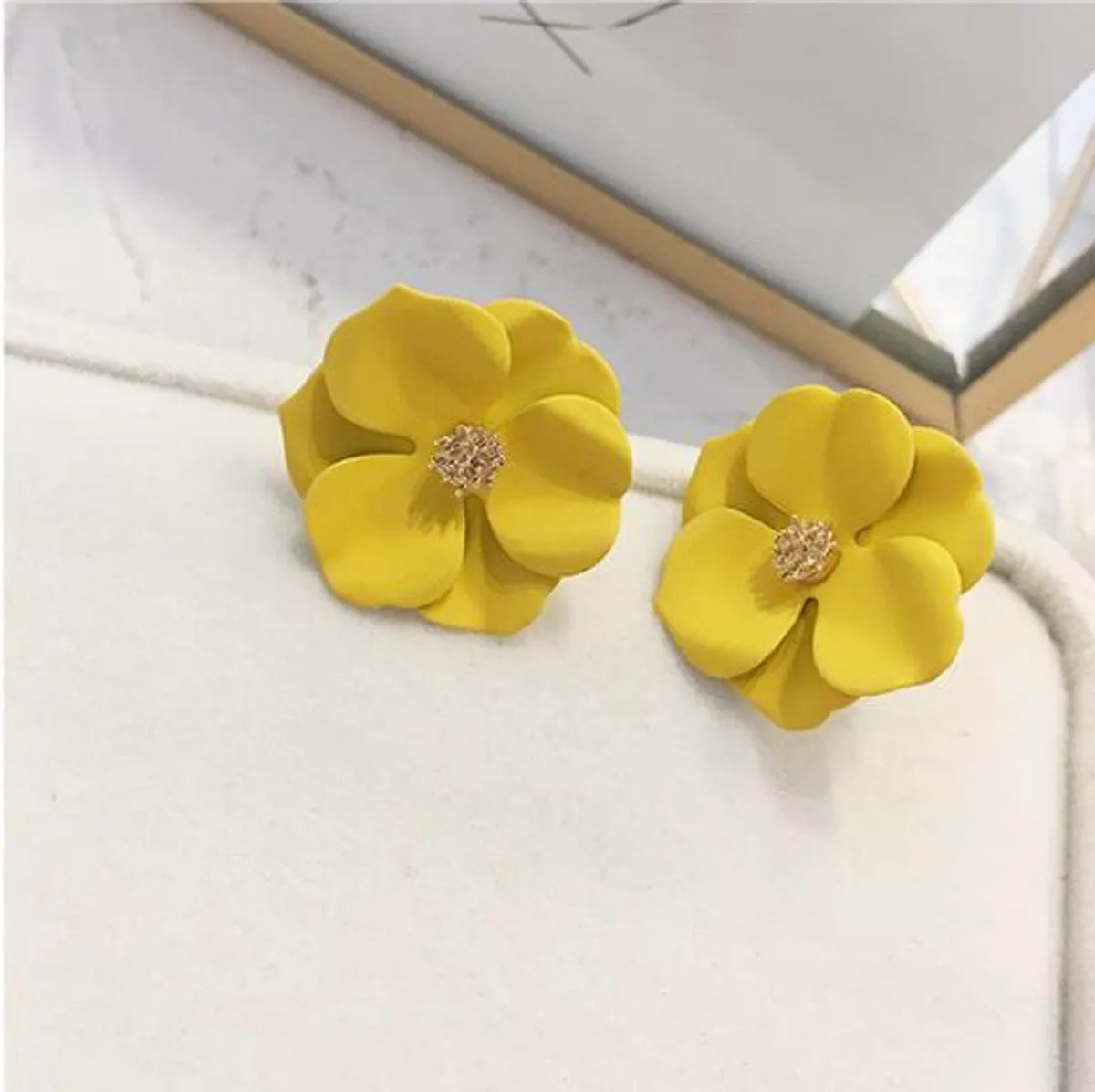 Elegant Lady Simple Style Flower Alloy Stoving Varnish Women'S Ear Studs