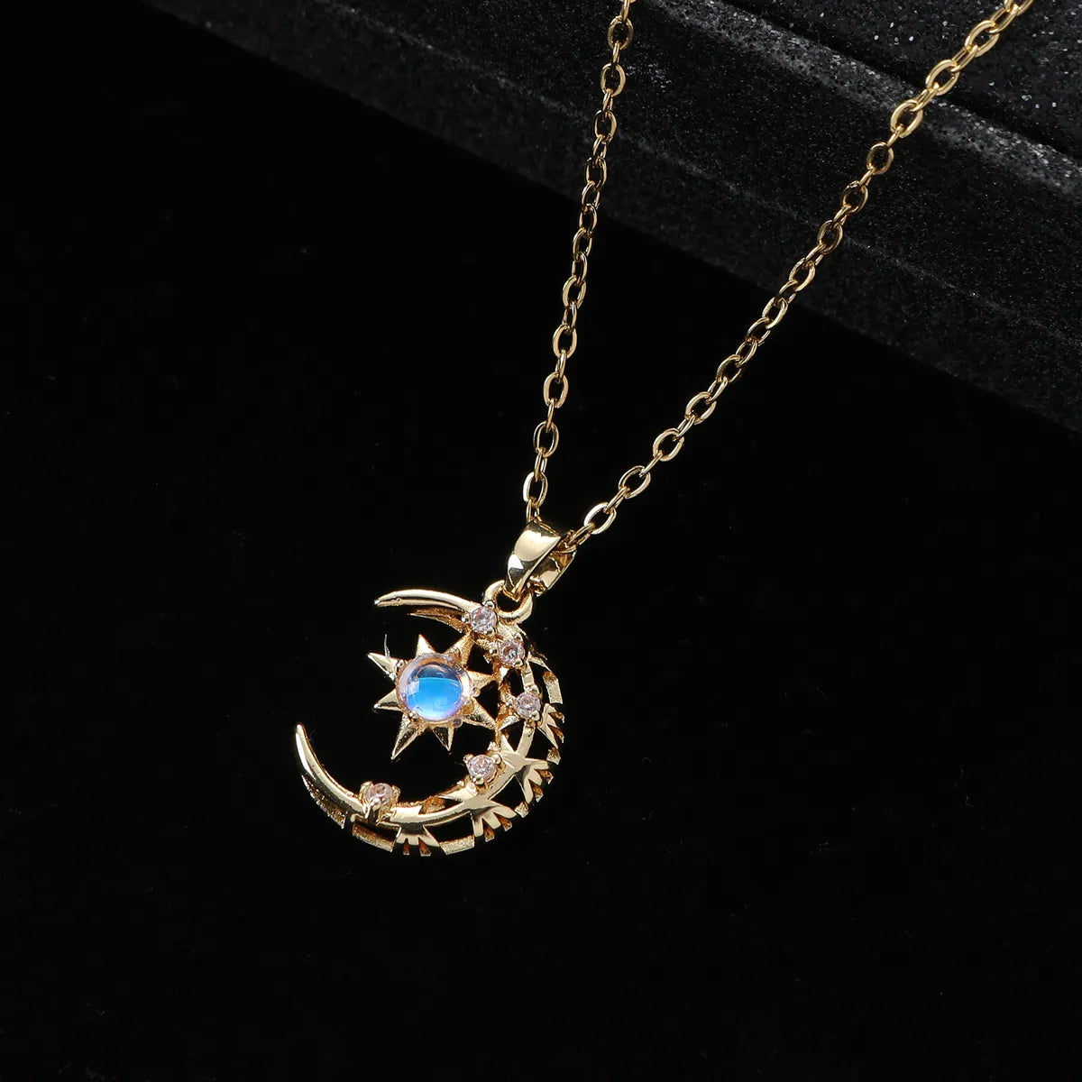 Elegant Lady Simple Style Star Eye Butterfly Zinc Alloy Inlay Artificial Gemstones Zircon Women's Pendant Necklace