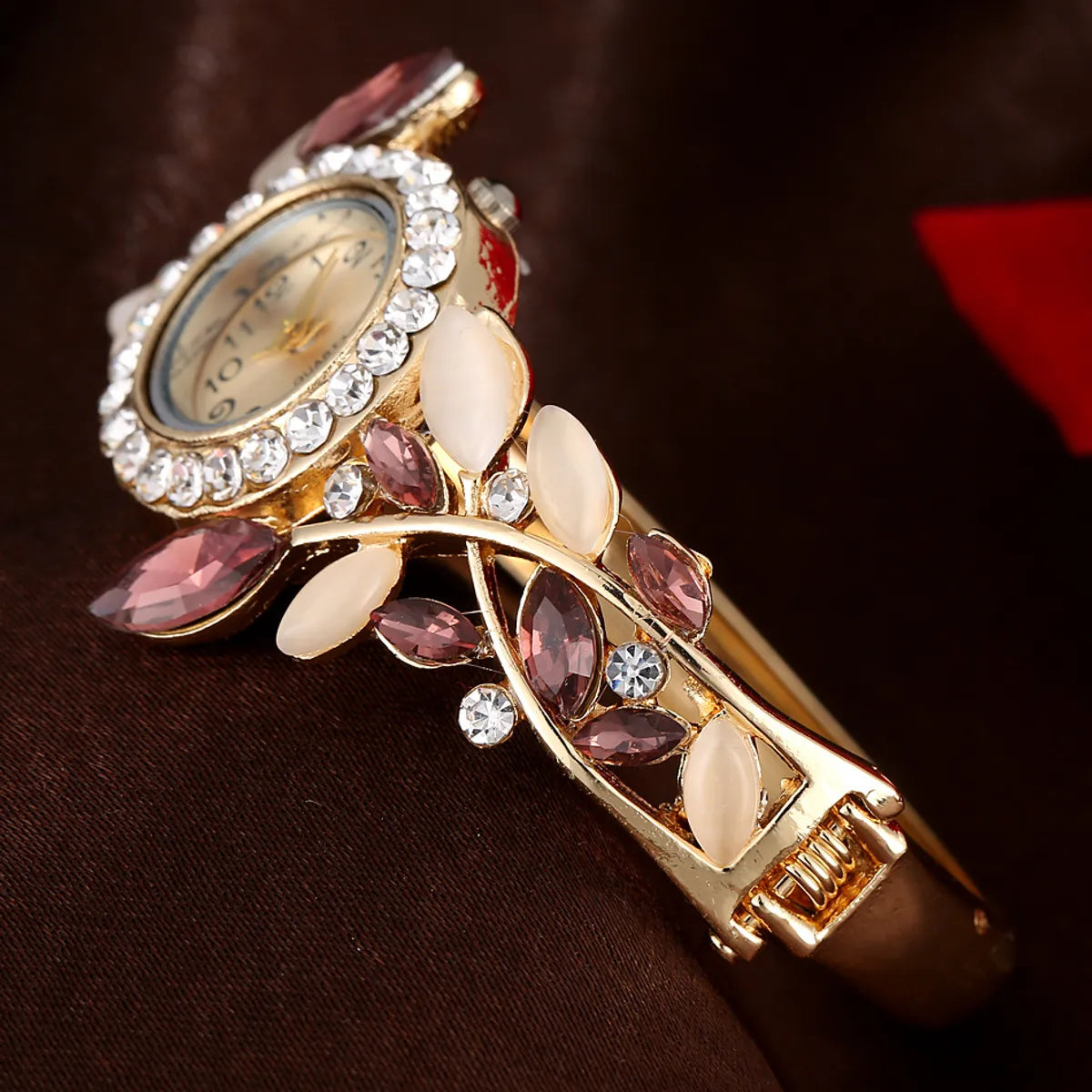 Elegant Leaf Buckle Quartz Women'S Watches