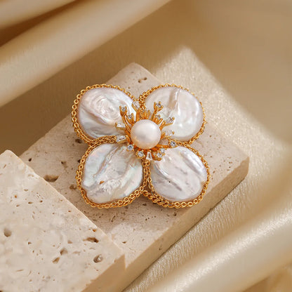 Elegant Luxurious Flower Copper Hollow Out Inlay Freshwater Pearl Women'S Brooches 1 Piece