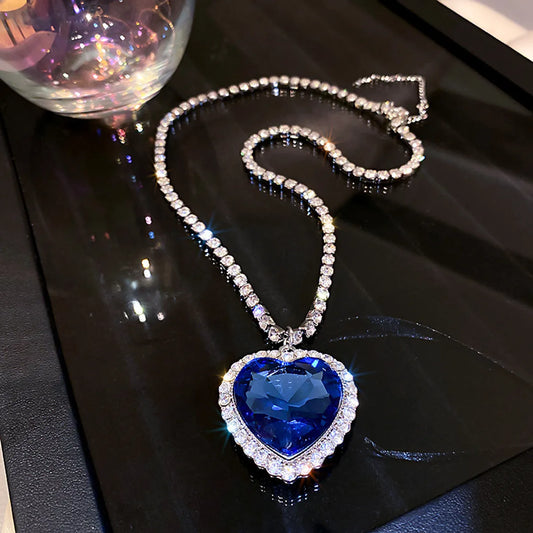 Elegant Luxurious Heart Shape Alloy Inlay Rhinestones Women'S Pendant Necklace