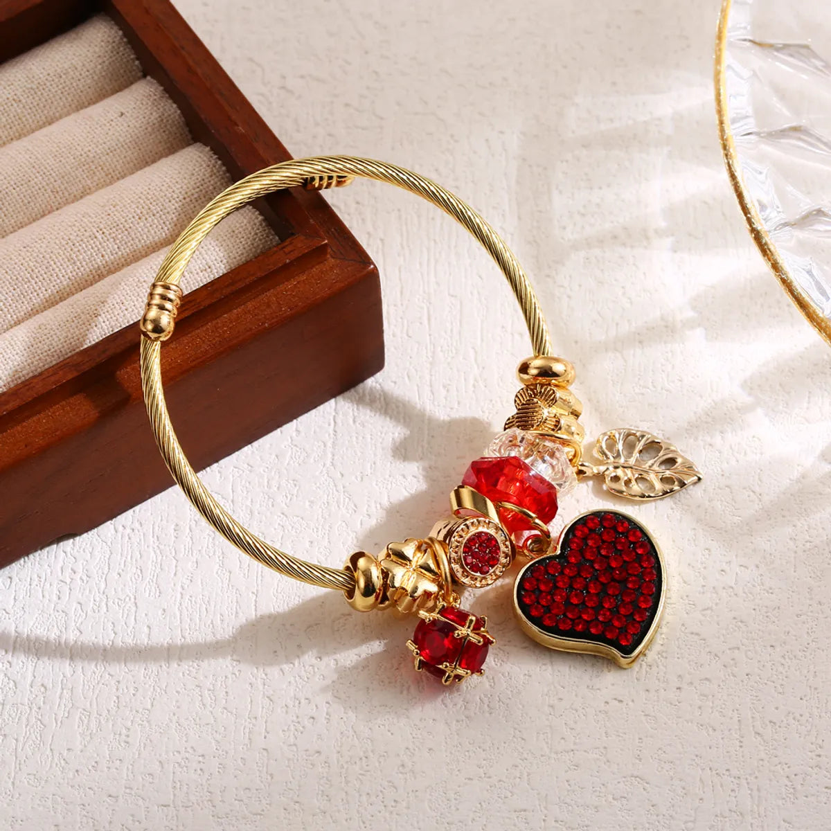 Elegant Luxurious Heart Shape Stainless Steel Alloy Beaded Hollow Out Inlay Rhinestones Wristband Bangle