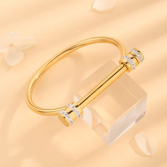 Elegant Luxurious Round Titanium Steel Polishing Plating Inlay Rhinestones 18k Gold Plated Bangle