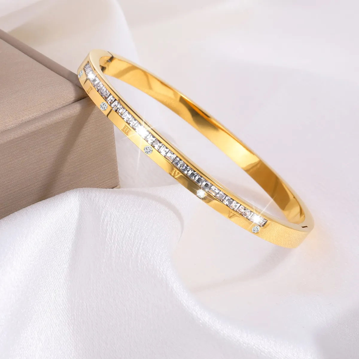 Elegant Luxurious Shiny Geometric Titanium Steel Wholesale Bangle