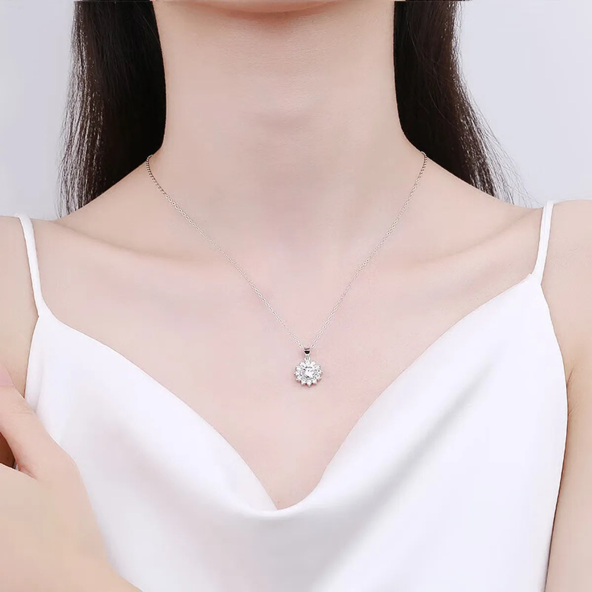 Elegant Luxurious Solid Color Sterling Silver Gra Plating Inlay Moissanite 18k Gold Plated Pendant Necklace