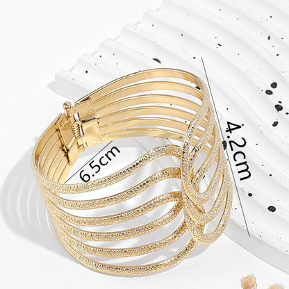 Iron Elegant Luxurious Twist Plating Spiral Stripe Bangle