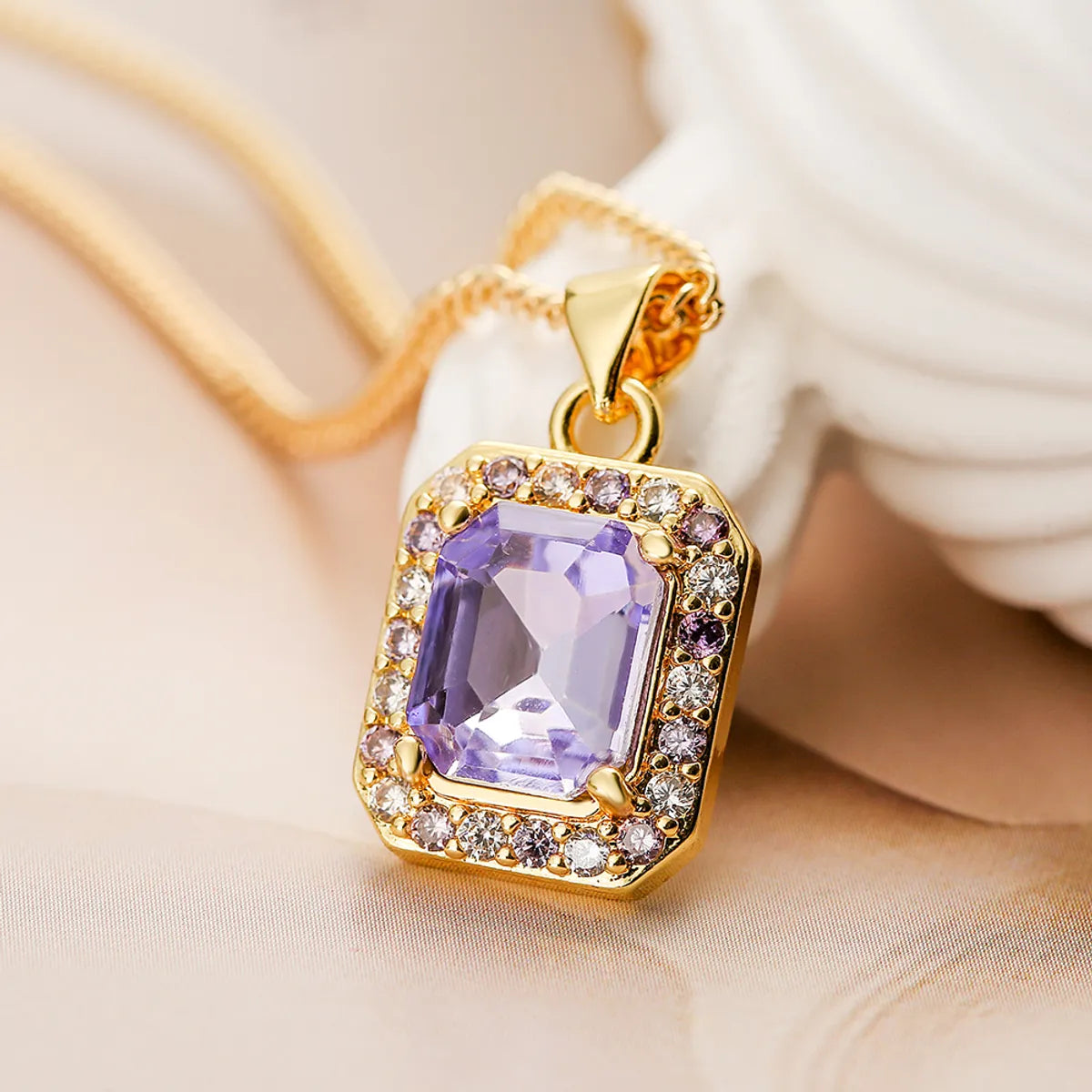 Elegant Luxurious Square Copper 18k Gold Plated Zircon Pendant Necklace In Bulk