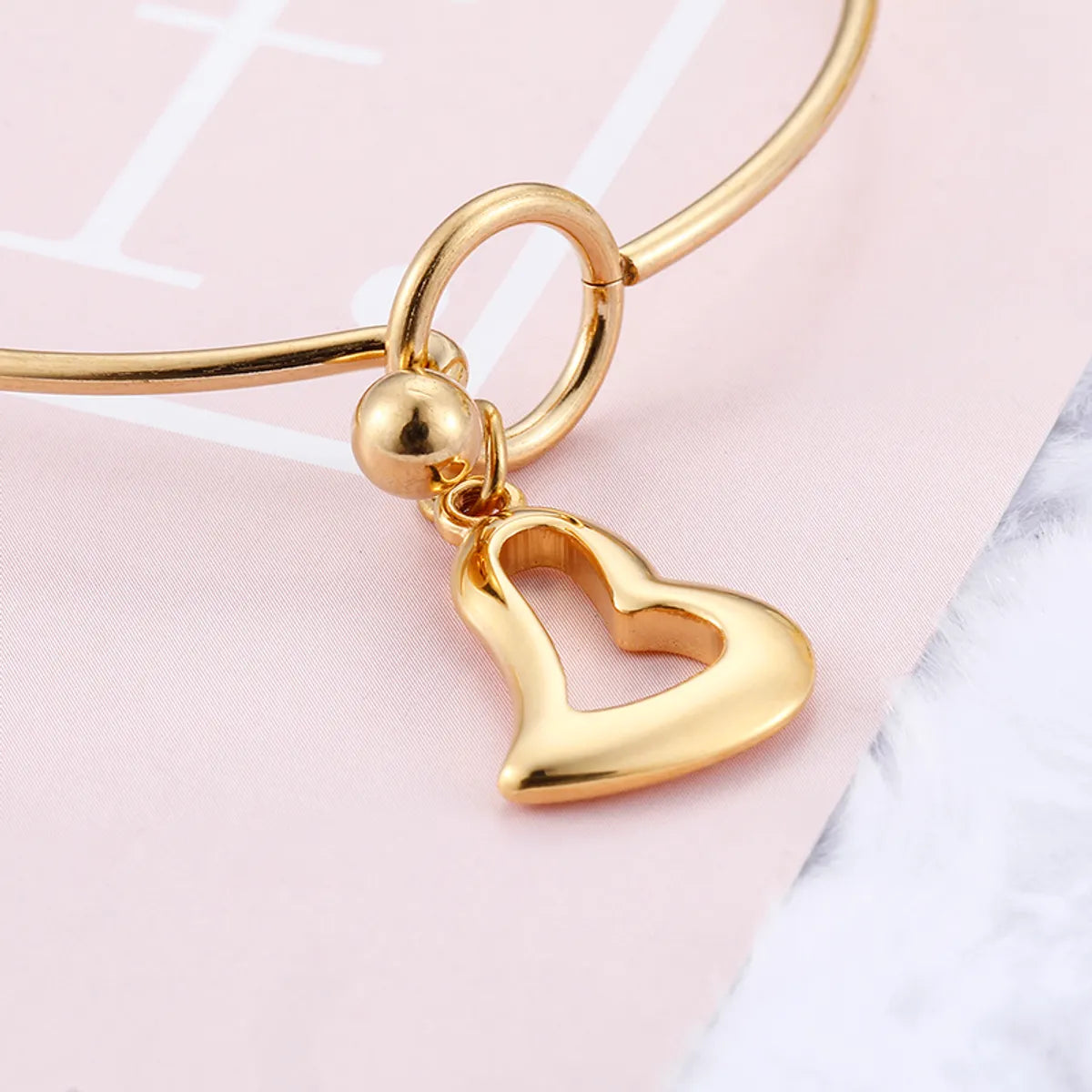 Elegant Modern Style Heart Shape Stainless Steel Titanium Steel 18K Gold Plated Bangle In Bulk