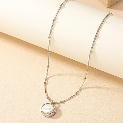 Elegant Retro Round Alloy Plating Inlay Artificial Pearls Women's Pendant Necklace