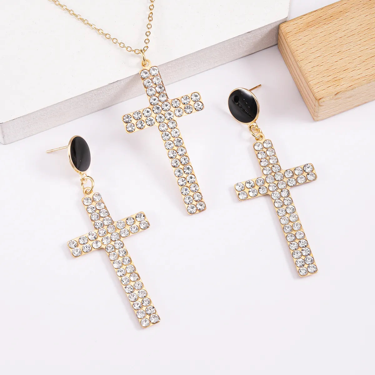 Elegant Retro Simple Style Cross Alloy Polishing Plating Inlay Rhinestones Gold Plated Women's Jewelry Set