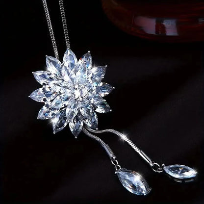 Elegant Romantic Snowflake Silver Plated Rhinestones Glass Copper Zinc Alloy Wholesale Pendant Necklace Sweater Chain Necklace