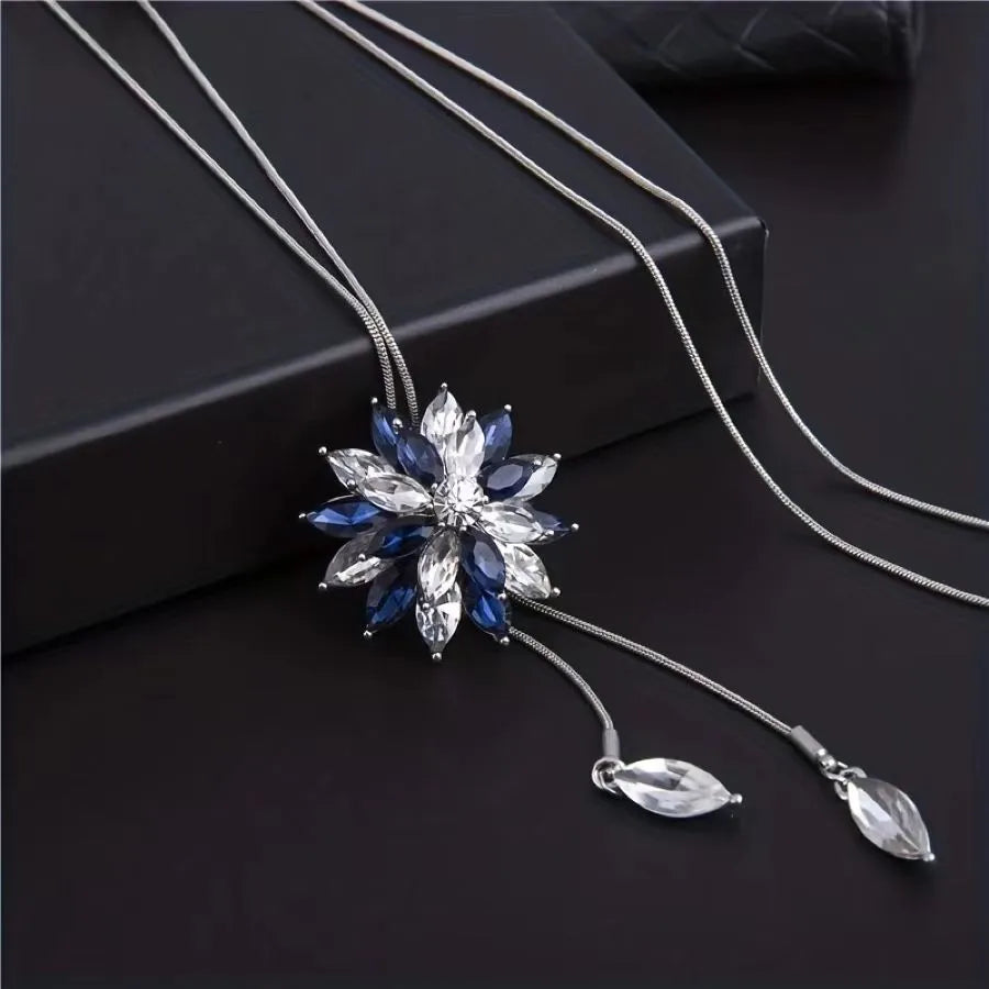 Elegant Romantic Snowflake Silver Plated Rhinestones Glass Copper Zinc Alloy Wholesale Pendant Necklace Sweater Chain Necklace