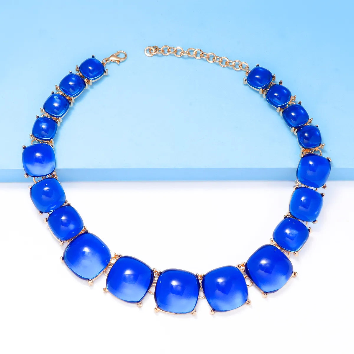 Elegant Round Alloy Three-dimensional Inlay Resin Women's Necklace