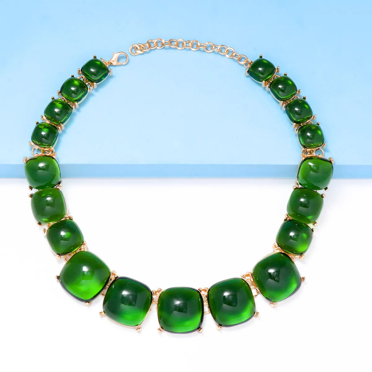 Elegant Round Alloy Three-dimensional Inlay Resin Women's Necklace